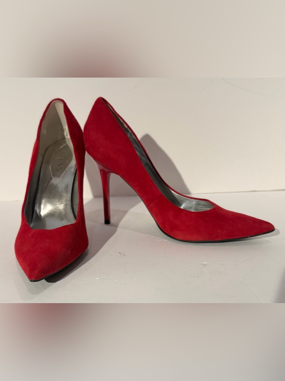 Guess Red Suede 4” Pumps Pointy Toe Heels Size 9.5M Stilettos SUPER CLEAN!